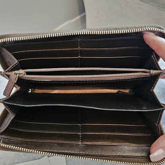 AUTHENTIC Gucci Vintage Guccissima GG Brown Zip-Round Wallet Clutch - Picture 9 of 15